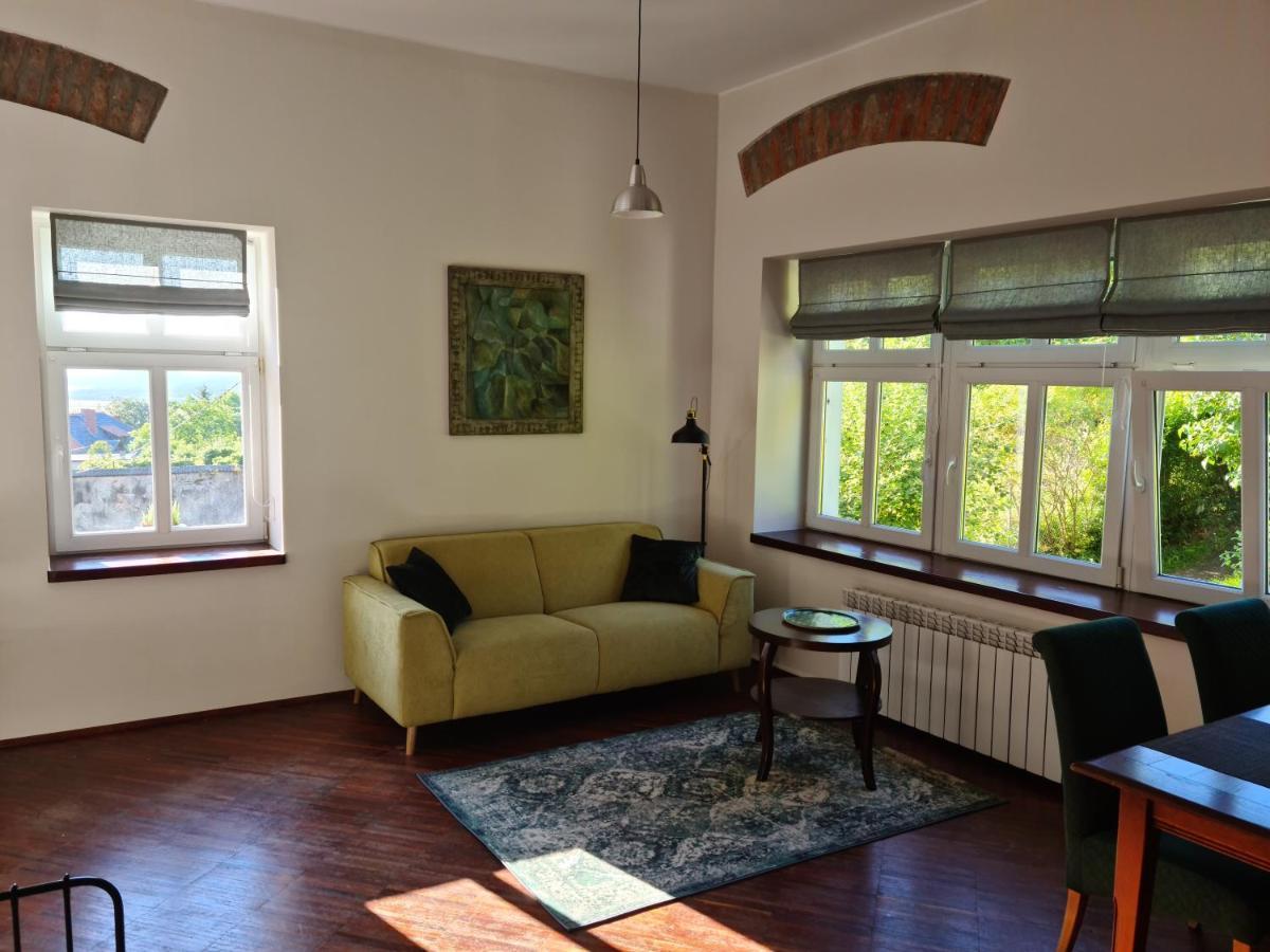 Apartament W Starej Szkole Apartment Srebrna Gora Luaran gambar