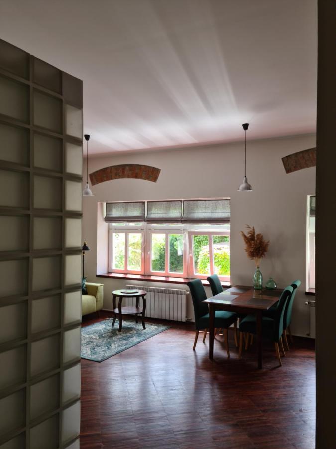 Apartament W Starej Szkole Apartment Srebrna Gora Luaran gambar