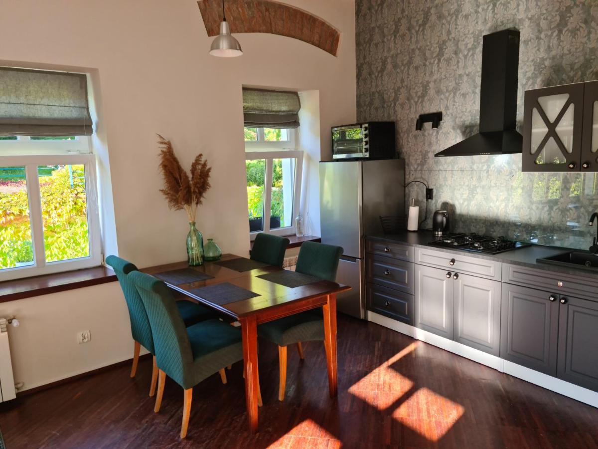 Apartament W Starej Szkole Apartment Srebrna Gora Luaran gambar